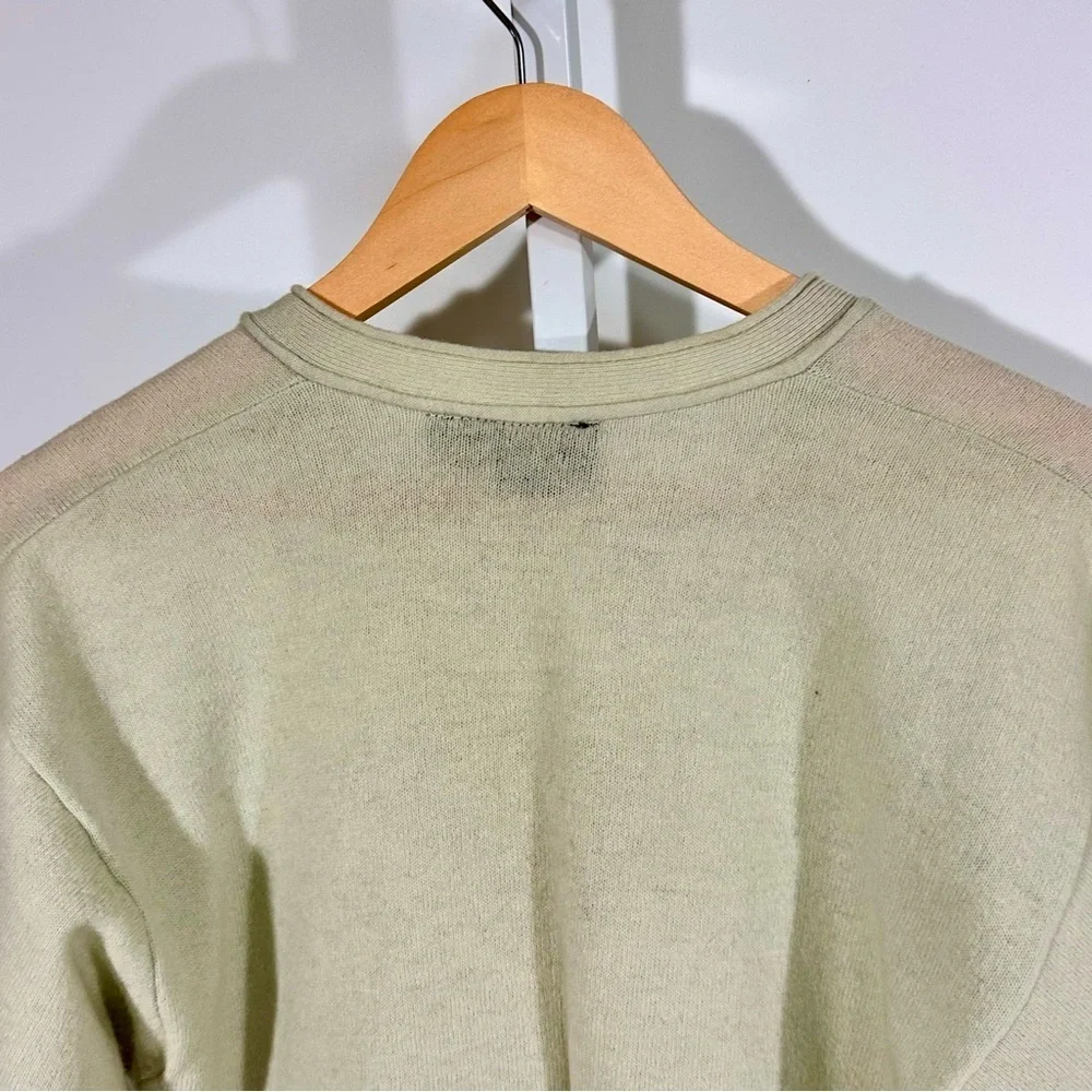 Lizsport Lambswool V-Neck Sweater with Pocket (Made in Hong Kong, Size M) mint